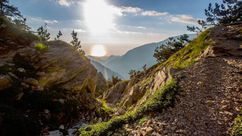 mountain-trail-during-sunset-with-clear-sky
